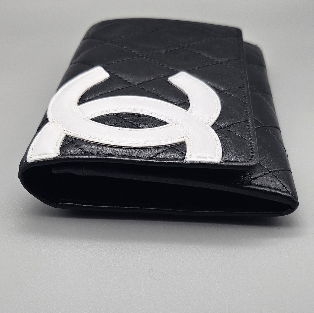 🖤CHANEL Authentic Black/White CC Cambon Wallet🖤 - Picture 7 of 17